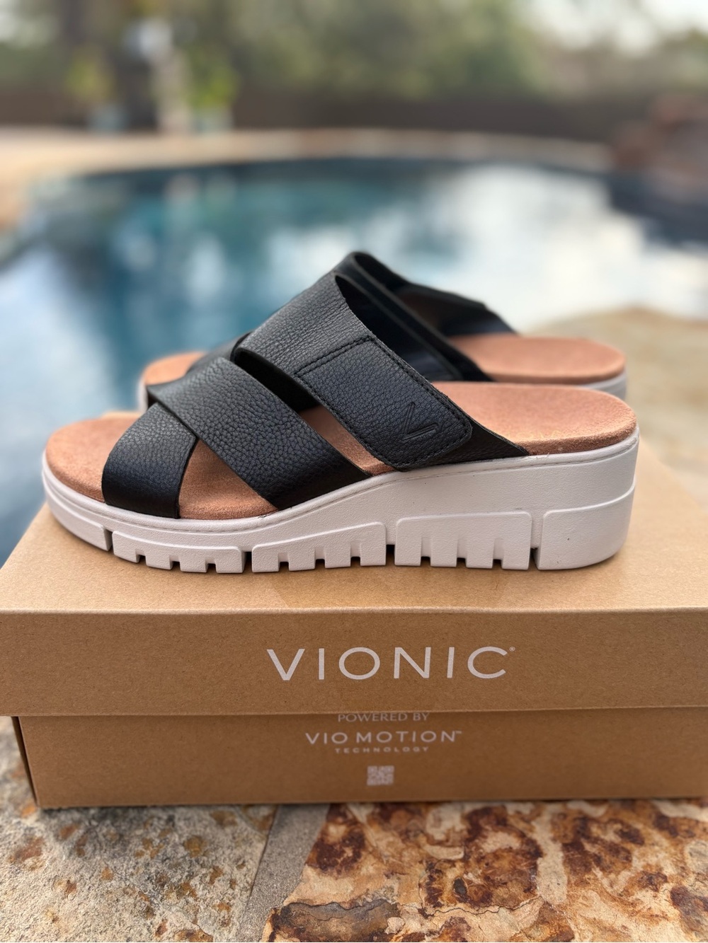 Vionic Uptown Sunset Leather Slide Sandal in Black Size 9.5
